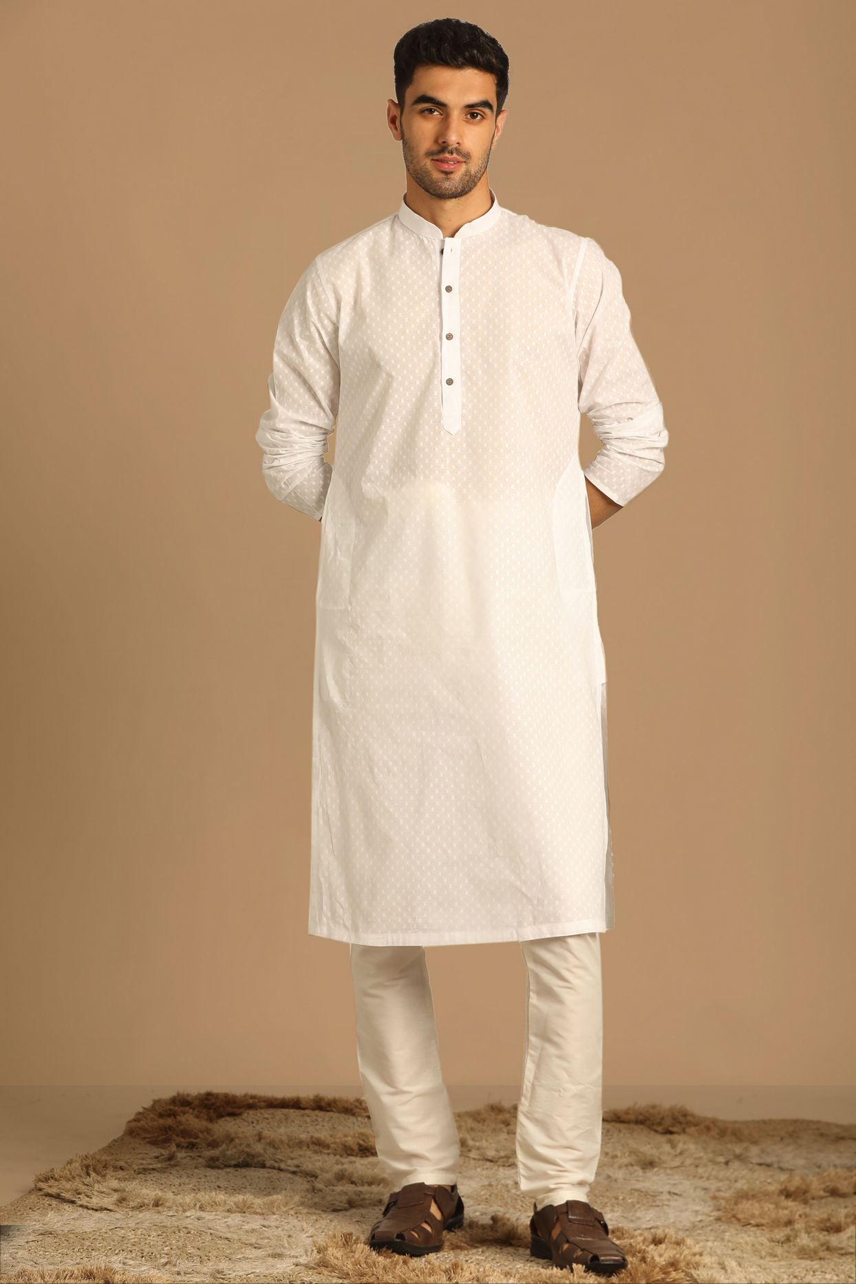 alt message - Manyavar Men White Self Booti Kurta Pajama image number 1